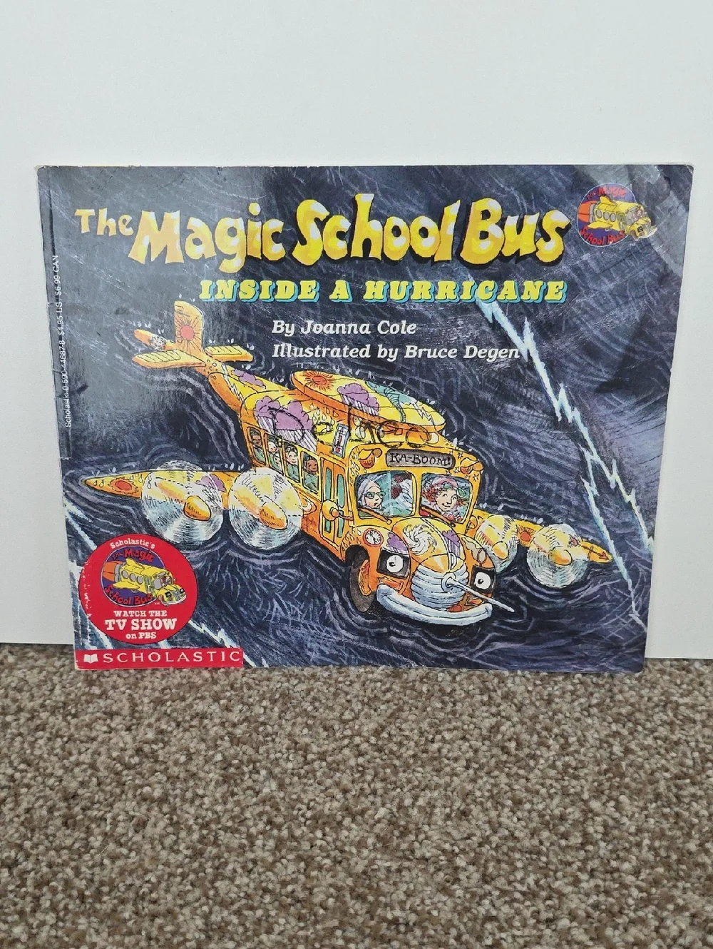 Children's Books - The Magic School Bus Hurricane , Climate, And Ocean Floor